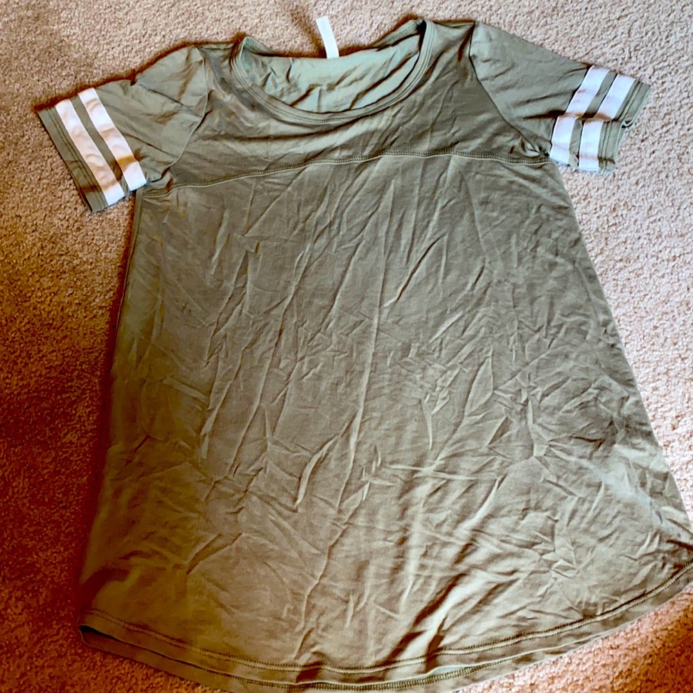Light weight tee